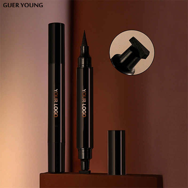 Option de stylo eyeliner double extrémité